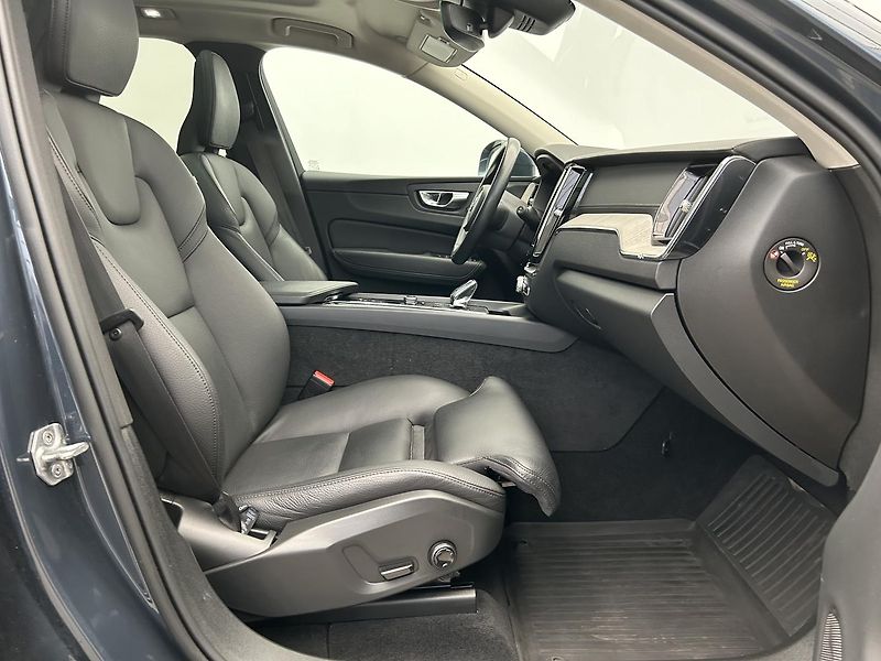 Volvo XC60 2.0 T6 4x4 Recharge Inscriptio - fotka 18 z 31