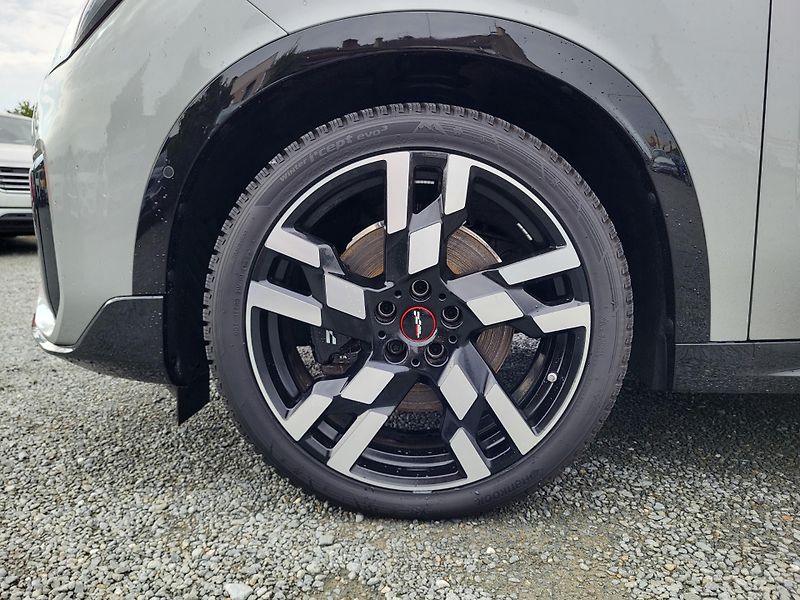 Mini Countryman SE ALL4 ELEKTRO 225kW - fotka 32 z 48