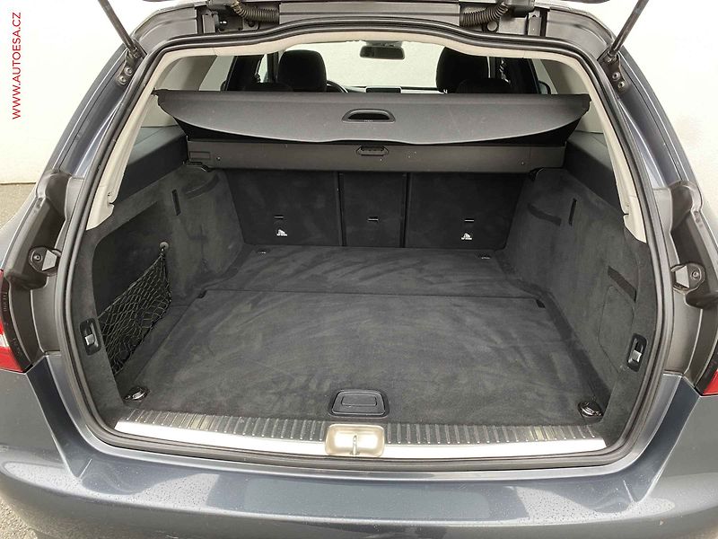 Mercedes-Benz Třídy C (2016) 1.6, AT, LED - fotka 7 z 20