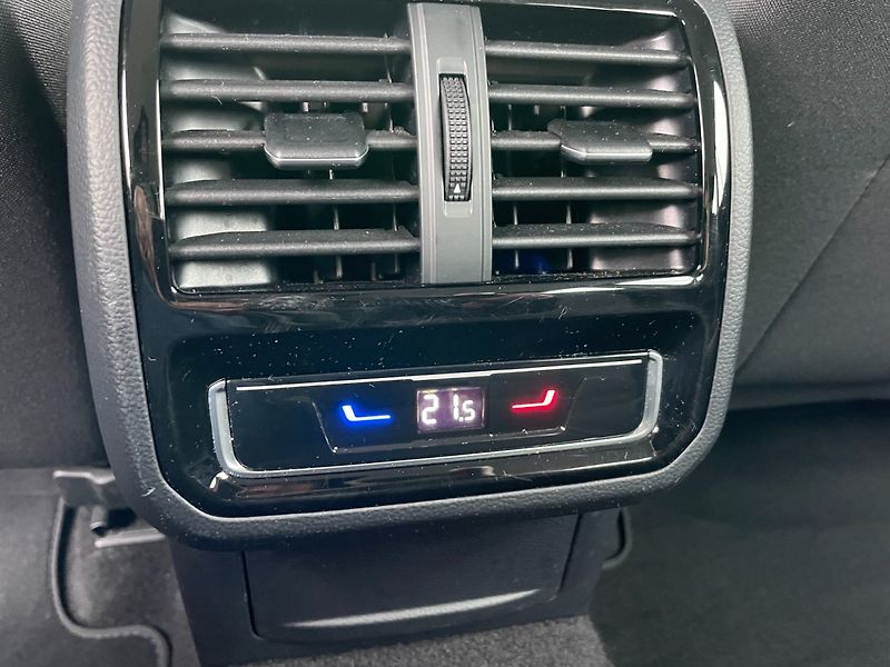 Volkswagen Passat (2021) Com. Style Business DSG! Navi! - fotka 20 z 40