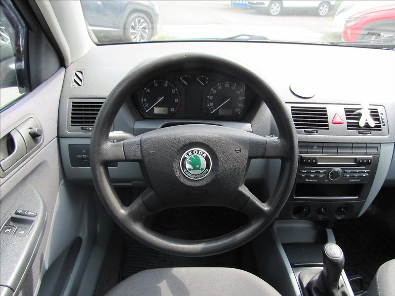 Škoda Fabia 1,2 HTP 40kW - fotka 12 z 24