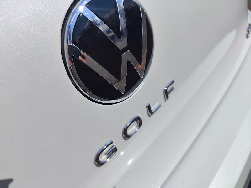 Volkswagen Golf (2025) R-Line People 1,5 eTSI 7DSG mH - fotka 10 z 26
