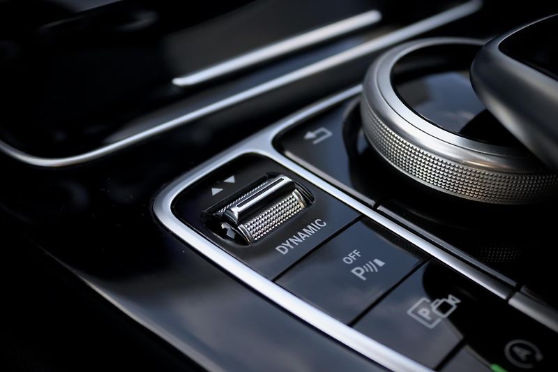 Mercedes-Benz Třídy C 180 T 115 kW 9G-Tronic - fotka 39 z 41