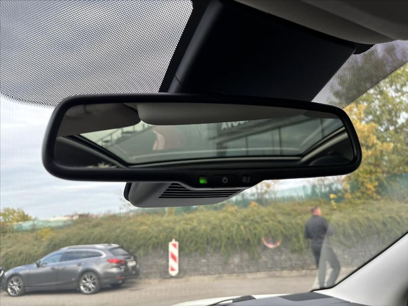 Nissan Qashqai 1,3 DIG-T Tekna PANORAMA TAŽNÉ - fotka 48 z 49