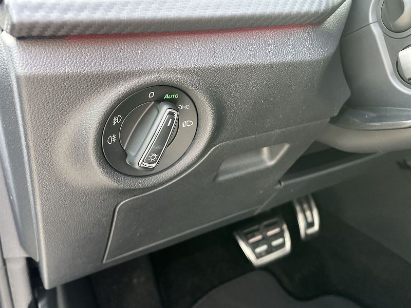 Škoda Kamiq (2026) 1.0 TSI 85 KW DSG Monte Carlo - fotka 18 z 27