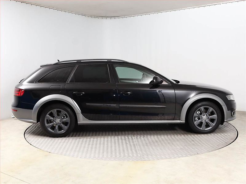 Audi A4 Allroad (2009) 2.0 TFSI, 4X4, Automat, Kůže - fotka 6 z 19