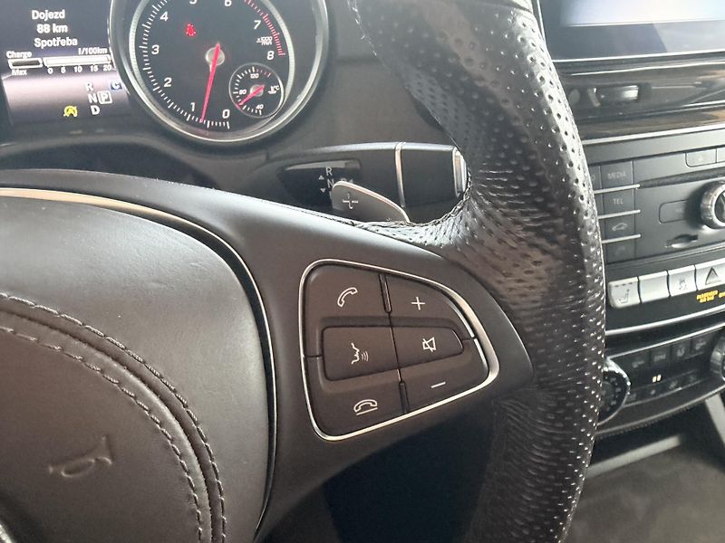 Mercedes-Benz GLS GL 400 4Matic - fotka 20 z 35