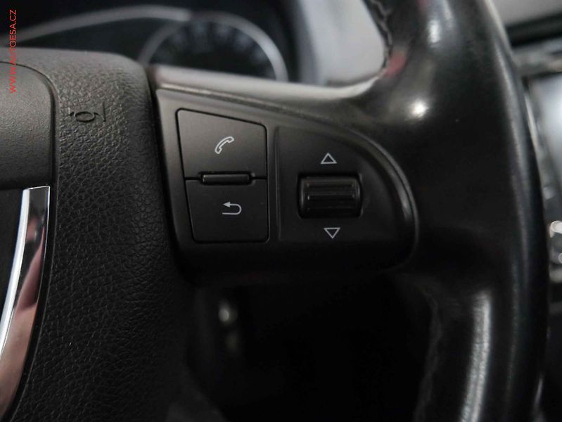 Škoda Octavia (2011) 2.0TDI, ČR, DSG - fotka 13 z 23