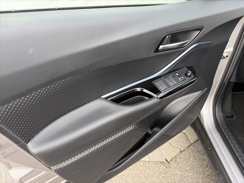 Toyota C-HR 1,8 Style - fotka 18 z 19