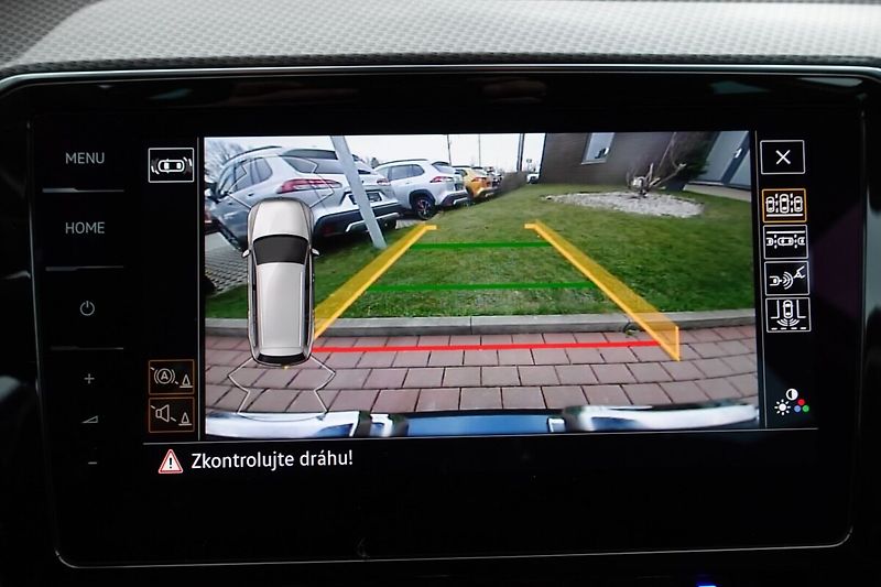 Volkswagen Passat ZLEVNĚNO 2,0TSi 206kW Alltrack - fotka 28 z 37
