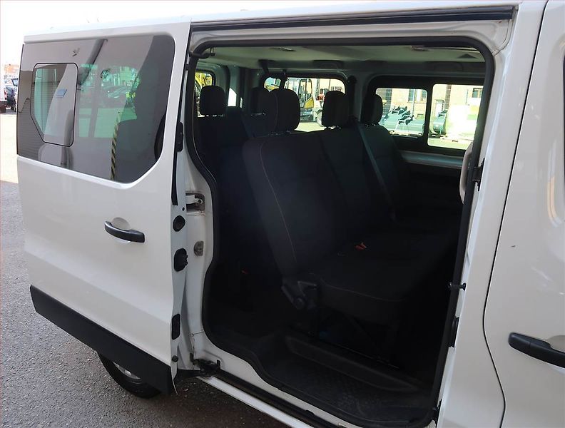 Renault Trafic (2018) 1.6 dCi, Bus, 9Míst, ČR, DPH - fotka 16 z 17