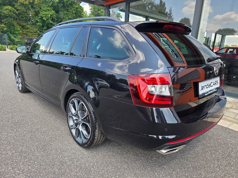 Škoda Octavia (2019) 2.0 TSI RS 180 KW - fotka 4 z 11