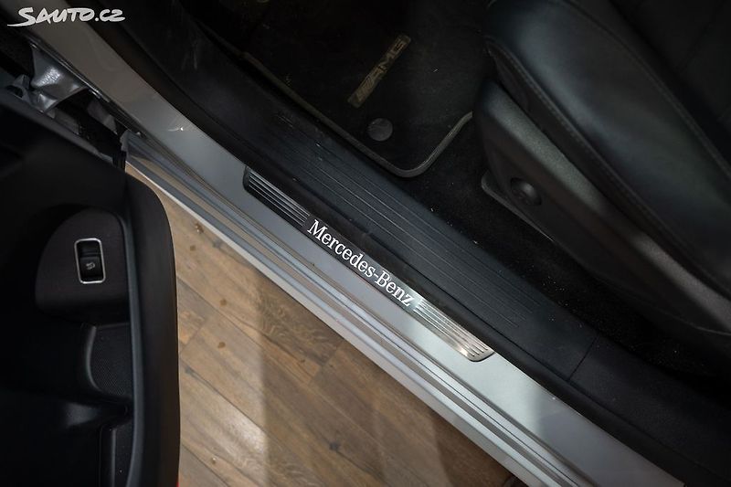 Mercedes-Benz GLE 400d 4Matic 243 kW Záruka - fotka 29 z 37