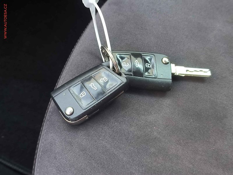 Škoda Octavia (2016) 2.0 TDi 4x4, DSG, navi, temp - fotka 25 z 25