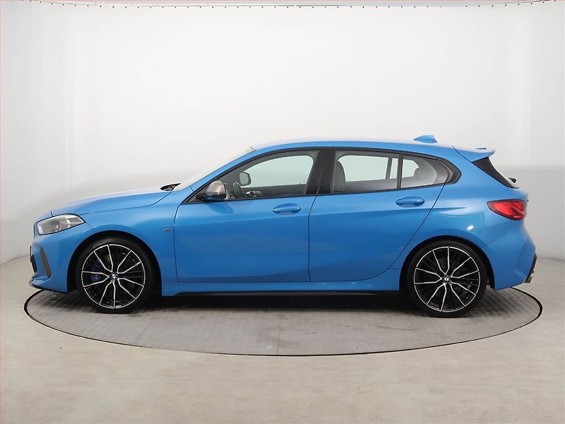 BMW Řada 1 (2019) M Sport M135i xDrive - fotka 3 z 15