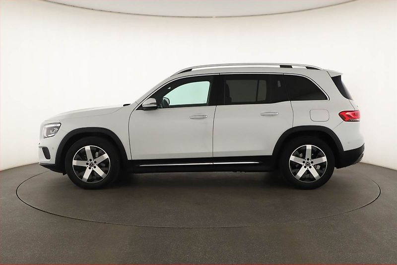 Mercedes-Benz GLB (2021) 200 d 4MATIC - fotka 3 z 21