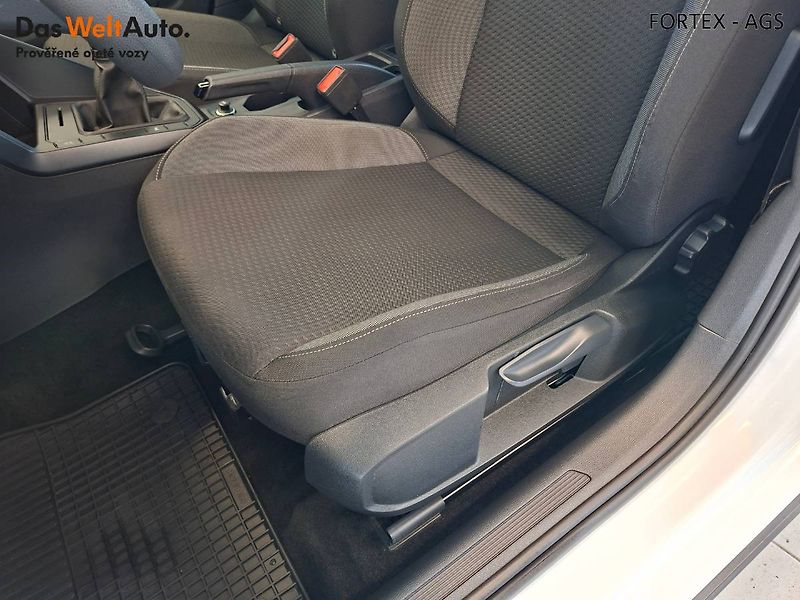Volkswagen Taigo (2022) 1.0 TSI,70kW - fotka 11 z 28