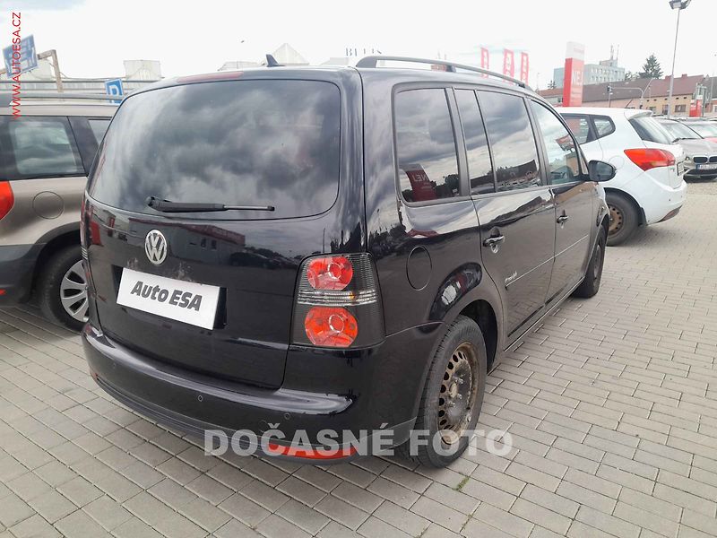 Volkswagen Touran (2009) 1.4 TSi, Navi, AC - fotka 2 z 3