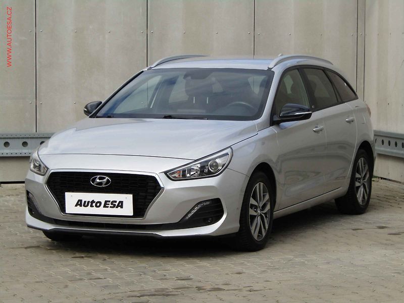 Hyundai i30 (2018) 1.0 T-GDi, 1.maj,ČR, Go! - fotka 3 z 20