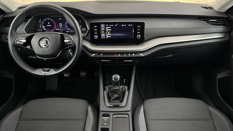 Škoda Octavia 2.0 TDI Ambition Combi - fotka 8 z 23