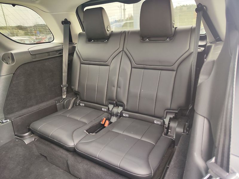 Land Rover Discovery 3.0 Td6 HSE/190kW Pano 7.míst - fotka 11 z 38