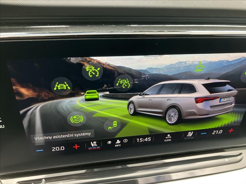 Škoda Octavia 2,0 TAŽNÉ,KŮŽE,MATRIX-BEAM - fotka 28 z 36