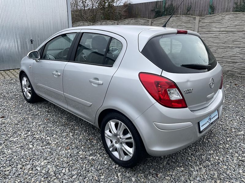 Opel Corsa 1.2i 80PS 141000KM KLIMA STK!! - fotka 12 z 169