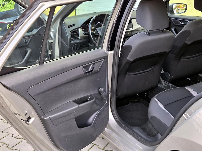 Škoda Fabia PANORAMA,SERV.KNÍŽKA 1.MAJ   - fotka 15 z 42