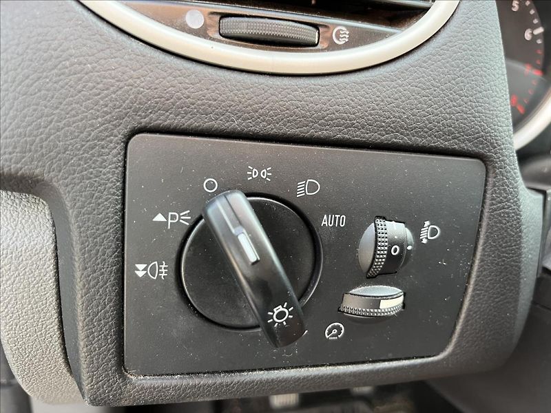 Ford Focus 1,8 i KLIMA 2x KOLA VYHŘ. OKNO - fotka 23 z 37