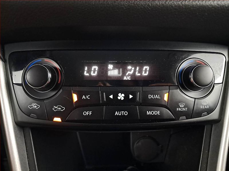 Suzuki SX4 S-Cross (2017) Premium 1.0 BoosterJet, 4X4 - fotka 13 z 18