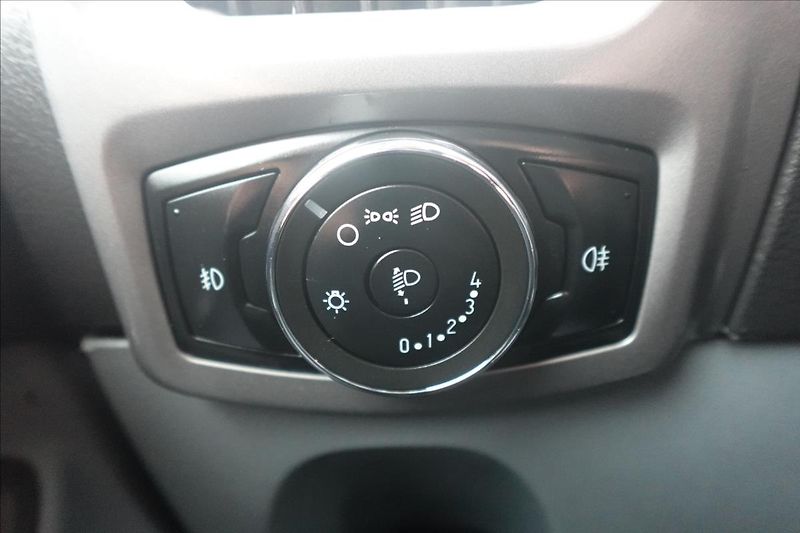 Ford Transit Custom 2,0 TDCI  L2H1 9MÍST KLIMA - fotka 21 z 32