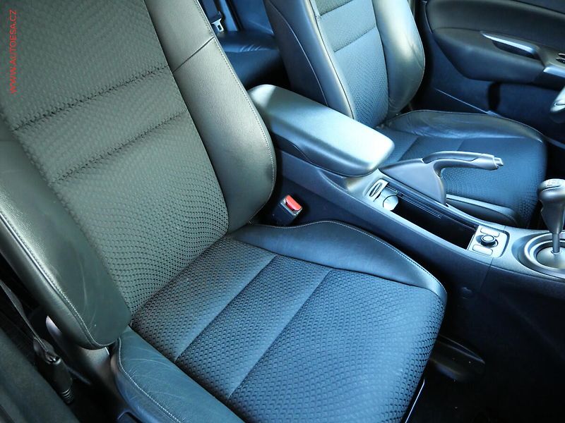 Honda Civic (2010) 1.8 i-VTEC, AC, park.čidla - fotka 11 z 20