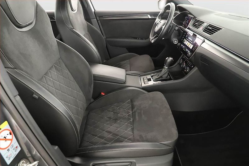 Škoda Superb (2022) Sportline 2.0 TDI - fotka 7 z 20