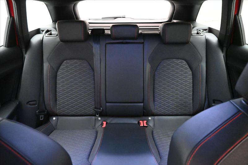 Seat Leon 1,4 FR TSI 150 kW e-Hybrid Zár - fotka 27 z 30