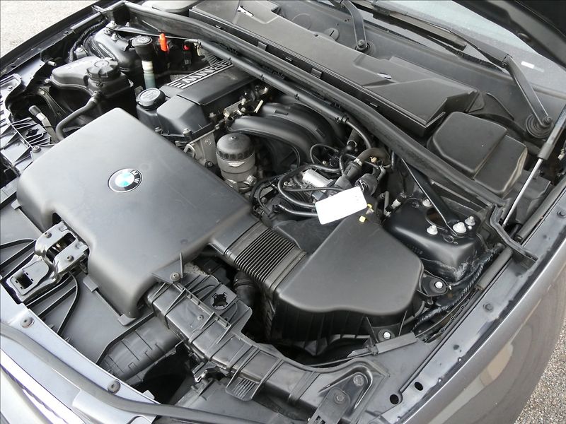 BMW Řada 1 1,6 i 85kW serviska, 2.majitel - fotka 35 z 40
