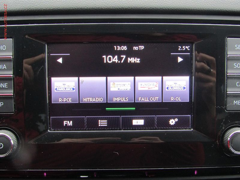 Škoda Octavia (2014) 2.0TDi, ČR, bixen, autoAC - fotka 13 z 16