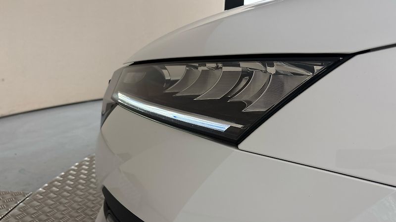Škoda Octavia 2.0 TDI Ambition - fotka 18 z 24