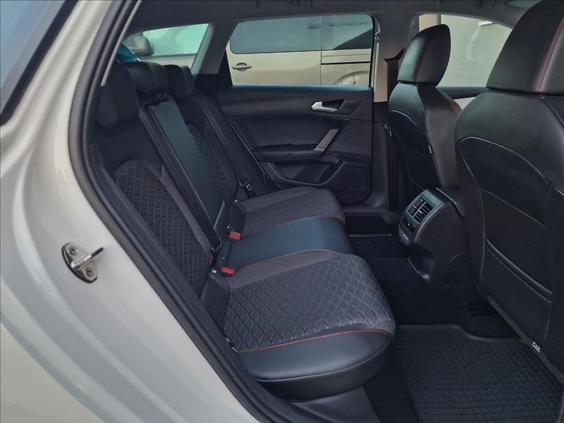 Seat Leon 2.0TDI 110kW DSG FR ST,1.Maj - fotka 15 z 50