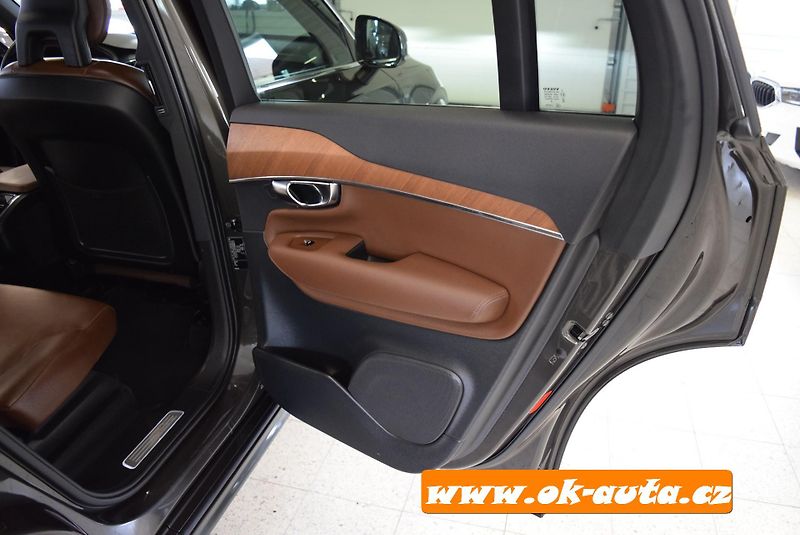 Volvo XC90 2.0 B5 AWD 7 MÍST KAMERA 360°  - fotka 32 z 71