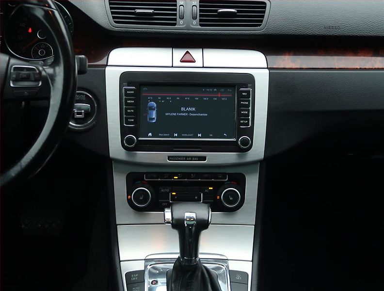 Volkswagen Passat CC (2008) Highline 2.0 TDI, Automat - fotka 19 z 22