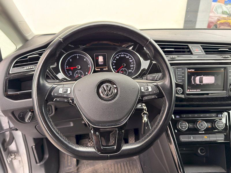 Volkswagen Touran (2015) HL 2,0 TDI BMT SCR 6G - fotka 17 z 27