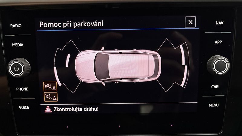 Volkswagen Arteon 2.0 TDI DSG R-Line Shooting Br - fotka 12 z 28