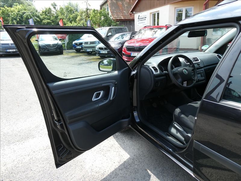 Škoda Roomster 1,4 16V 63kW Style,závěs,auto - fotka 14 z 38