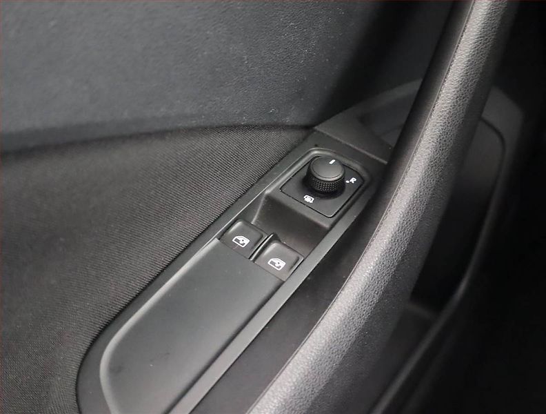 Škoda Kamiq (2020) Ambition 1.0 TSI, Tempomat - fotka 14 z 17