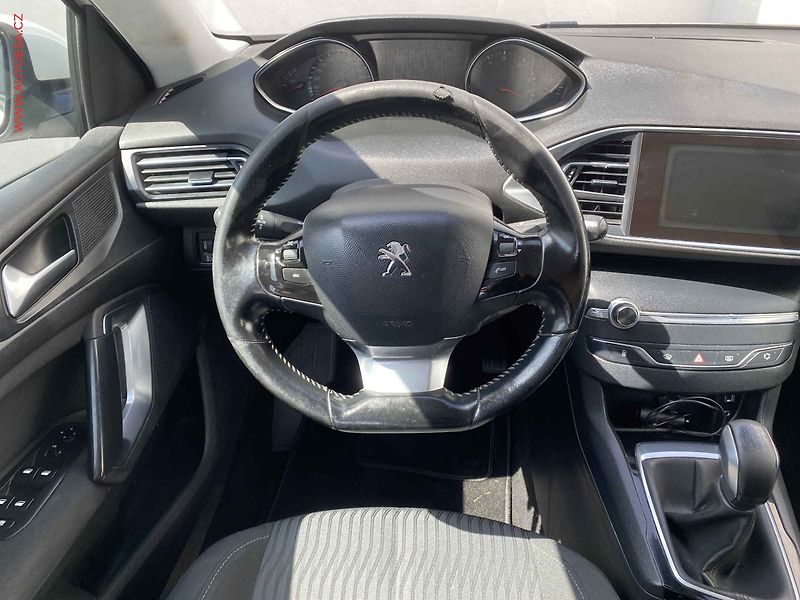 Peugeot 308 (2016) 1.6 BlueHDi, ČR, Active - fotka 11 z 15