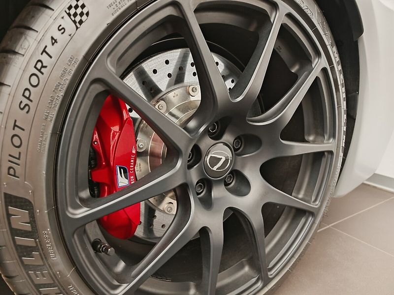 Lexus RC F Ultimate Edition 3/30 V8 5.0l - fotka 20 z 50
