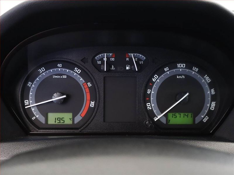 Škoda Fabia (2005) 1.2 12V, Klima, zamluveno - fotka 9 z 12