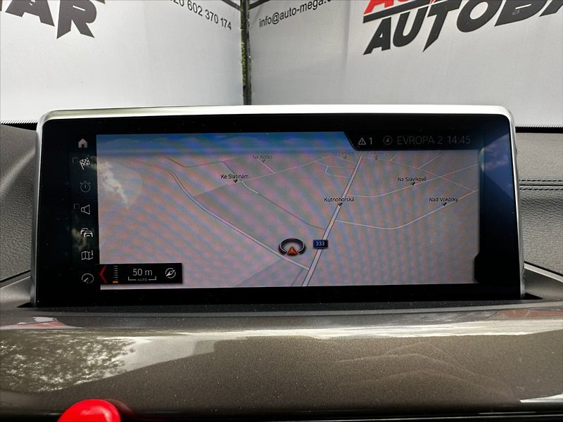BMW X1 2,0 140kW-xDRIVE-CZ-DPH-VÝBAVA - fotka 38 z 44