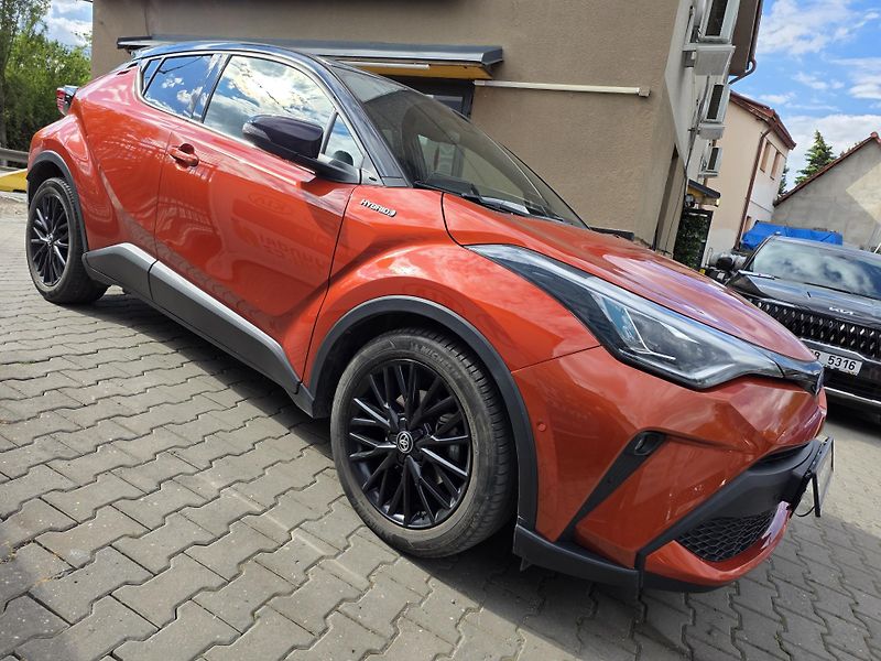 Toyota C-HR 2.0-EXLUSIVE-HYBRID-ZÁRUKA+ - fotka 4 z 15