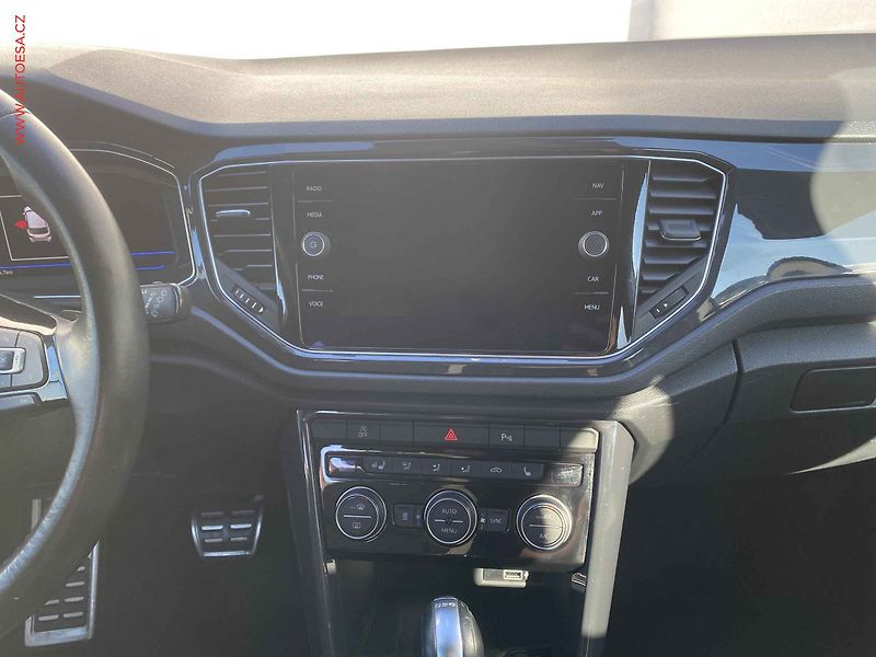 Volkswagen T-Roc (2018) 2.0 TSi 4x4, Highline, DSG - fotka 12 z 22